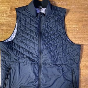 Nike aerolayer puffer vest